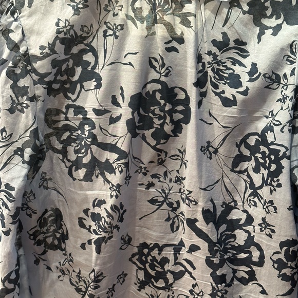 Floral Shirt with ruffle around the nick. - Picture 6 of 6